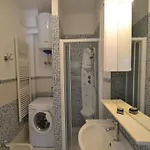Air-conditioned With A Pool, And Fitness Centre * Magliolo