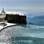 Air-conditioned With A Pool, And Fitness Centre Magliolo