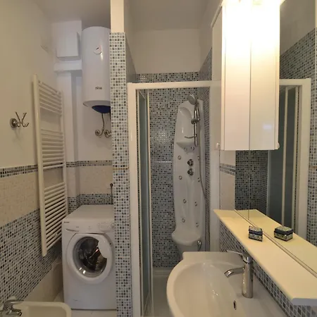 Air-conditioned With A Pool, And Fitness Centre * Magliolo
