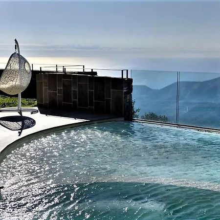 Air-conditioned With A Pool, And Fitness Centre Magliolo