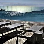 Air-conditioned With A Pool, And Fitness Centre Lejlighed