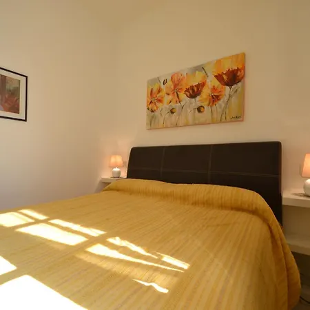 Air-conditioned With A Pool,spa And Fitness Centre Magliolo