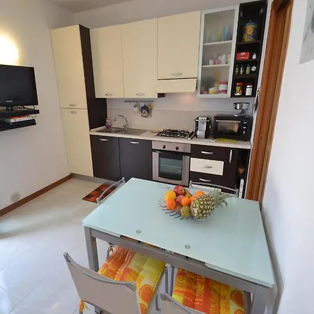 Air-conditioned With A Pool,spa And Fitness Centre Magliolo